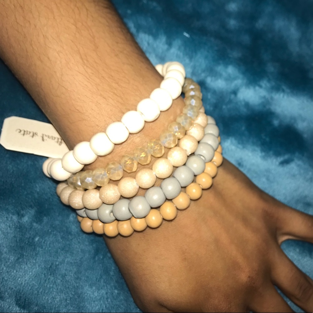 five bracelets - Picture 2 of 2
